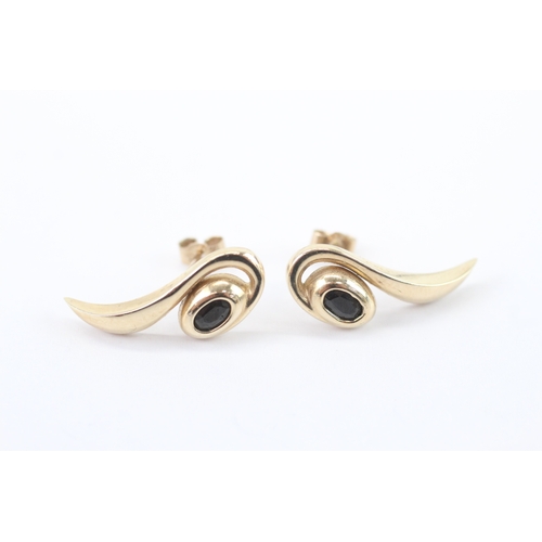 22 - 9ct gold sapphire statement earring studs (2.22g)
