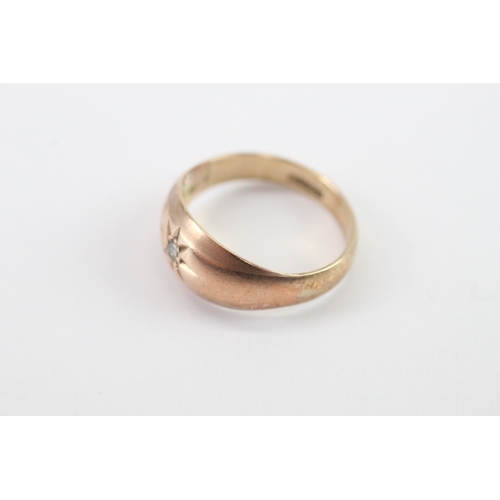 28 - 9ct gold diamond rough cut star set gypsy ring (2.5g) Size L