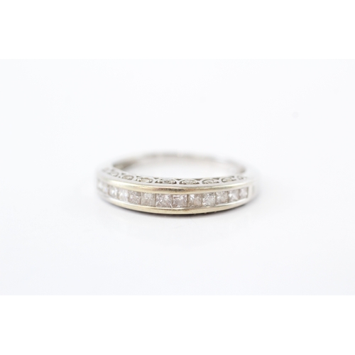 39 - 9ct white gold diamond half eternity ring (4.4g) Size U 1/2