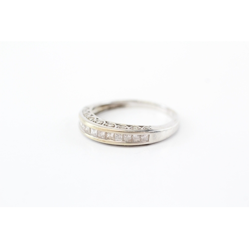 39 - 9ct white gold diamond half eternity ring (4.4g) Size U 1/2
