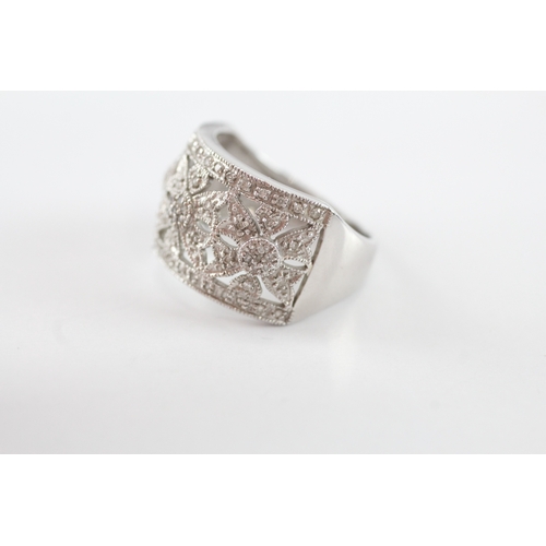 58 - 9ct white gold diamond dress ring (5g) Size O