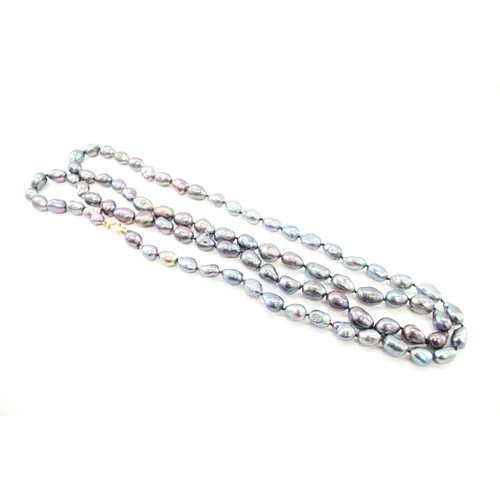 8 - 14ct gold clasp cultured pearl necklace (164.8g)