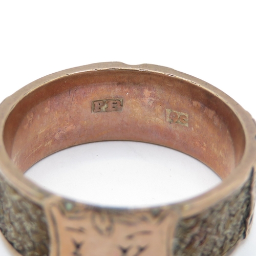 30 - 9ct gold mourning hairwork ring (2.7g) Size O 1/2