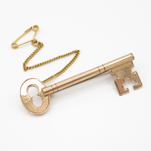 10 - 9ct gold antique key brooch (2.1g)