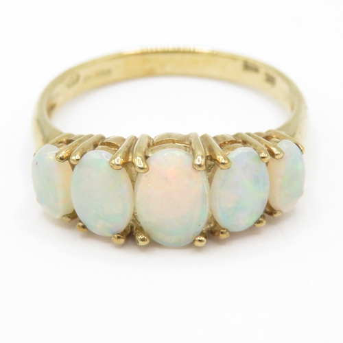 13 - 9ct gold graduated opal five stone ring (2.6g) Size N