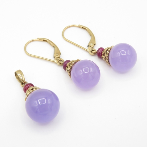19 - 2x 9ct gold purple jade ruby earrings pendant set (8.1g)