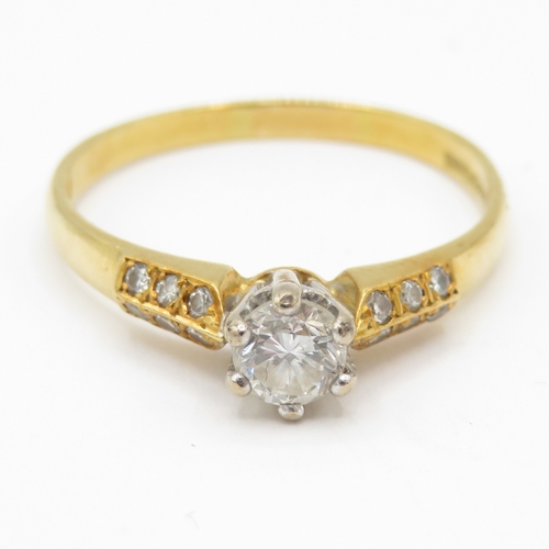 27 - 18ct gold vintage diamond engagement ring (2.8g) Size S