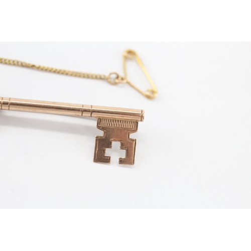 10 - 9ct gold antique key brooch (2.1g)