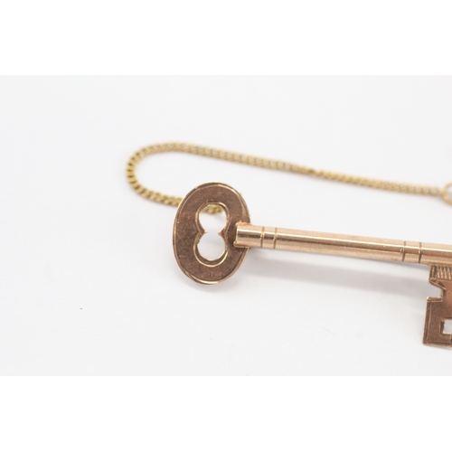 10 - 9ct gold antique key brooch (2.1g)