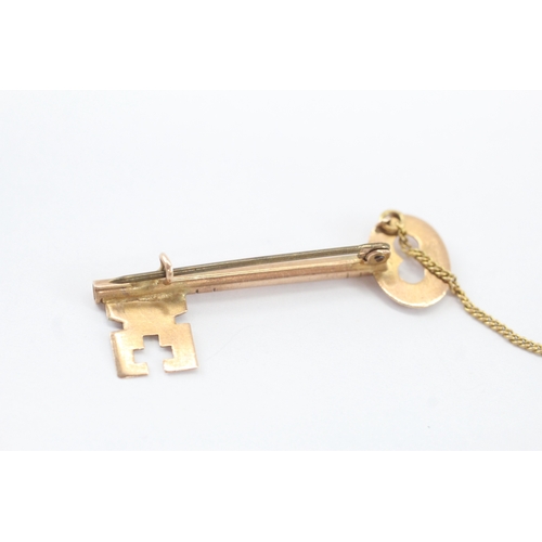 10 - 9ct gold antique key brooch (2.1g)