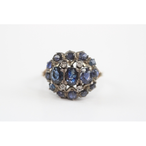 14 - 9ct gold and silver blue and white sapphire ring (2.8g) Size P
