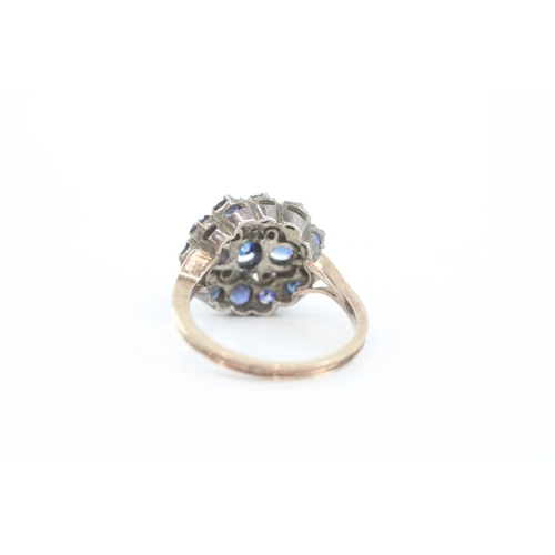 14 - 9ct gold and silver blue and white sapphire ring (2.8g) Size P
