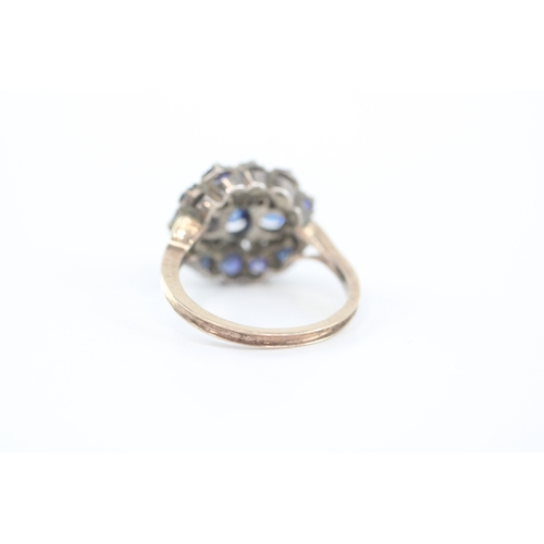 14 - 9ct gold and silver blue and white sapphire ring (2.8g) Size P