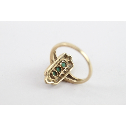 16 - 9ct gold diamond and emerald art deco style ring (2.38g) Size I