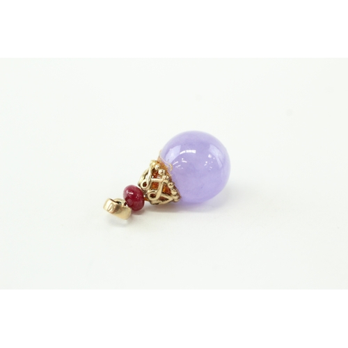 19 - 2x 9ct gold purple jade ruby earrings pendant set (8.1g)