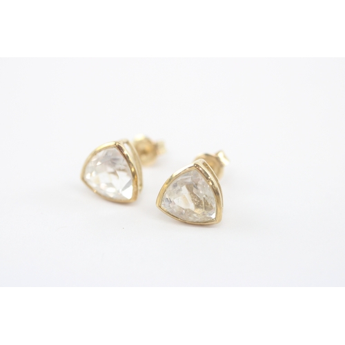 30 - 9ct gold rock crystal stud earrings (1.9g)