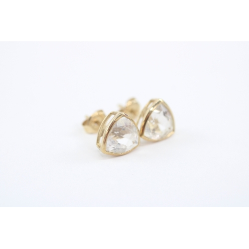 30 - 9ct gold rock crystal stud earrings (1.9g)