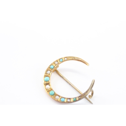 36 - 9ct gold antique turquoise and pearl crescent brooch (1.6g)