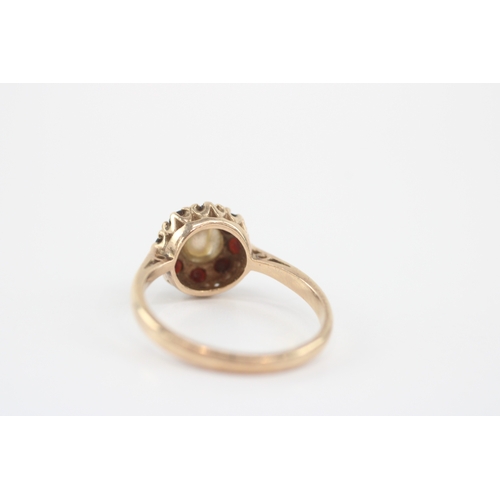 43 - 9ct gold garnet cultured pearl cluster ring (2.3g) Size L 1/2