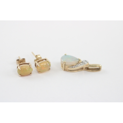 49 - 2x 9ct gold opal diamond earrings pendant set (2.3g)
