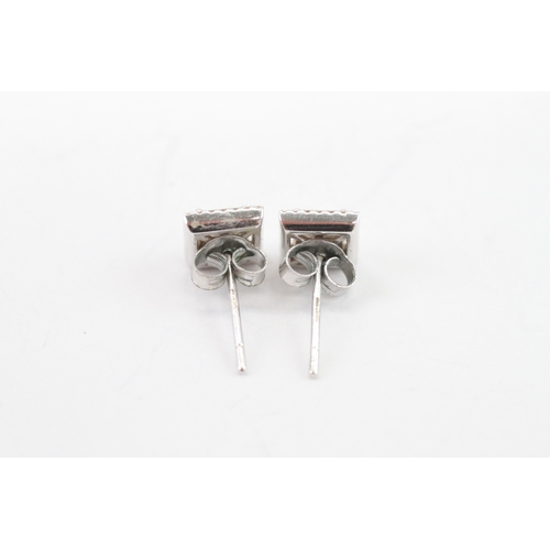 54 - 18ct white gold diamond studs earrings with 9ct gold back (1.9g)