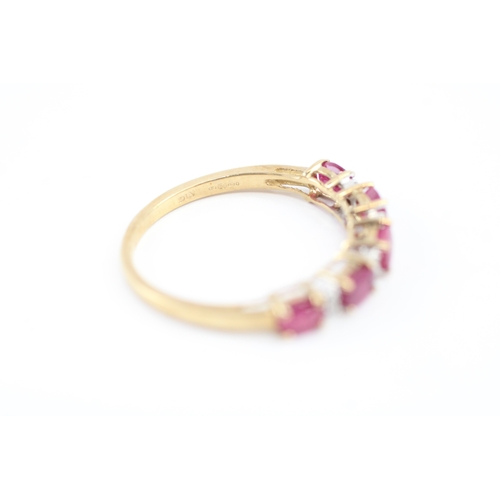 7 - 9ct gold diamond ruby ring (1.6g) Size P