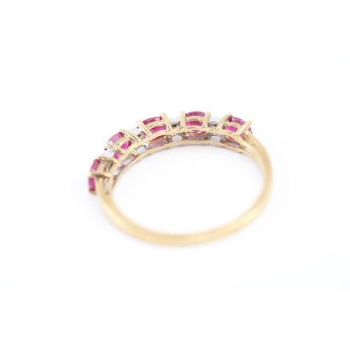 7 - 9ct gold diamond ruby ring (1.6g) Size P