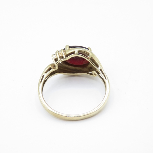 48 - 9ct gold garnet diamond dress ring (2.9g) Size N 1/2