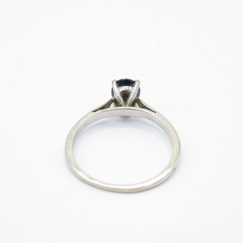 50 - 9ct gold sapphire solitaire ring (1.6g) Size J