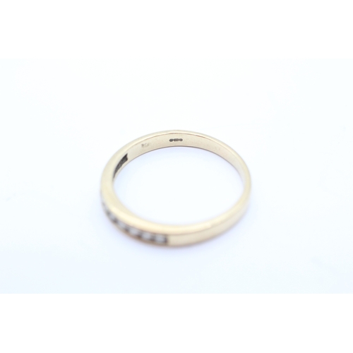 33 - 9ct gold diamond 7 stone set ring (2.9g) Size U