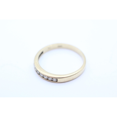 33 - 9ct gold diamond 7 stone set ring (2.9g) Size U