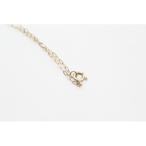 40 - 9ct gold tanzanite set cluster pendant necklace (1.7g)