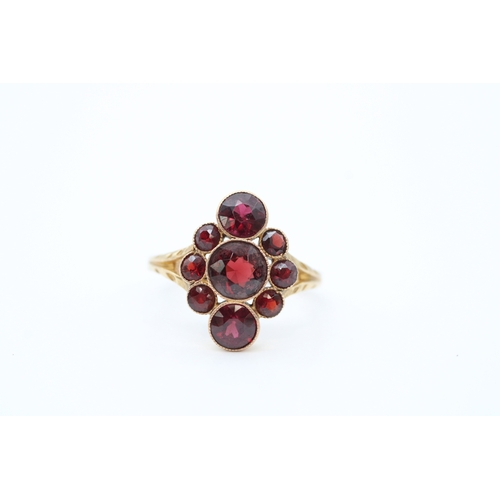 41 - 9ct gold garnet set cluster ring (1.9g) Size J 1/2