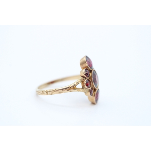 41 - 9ct gold garnet set cluster ring (1.9g) Size J 1/2