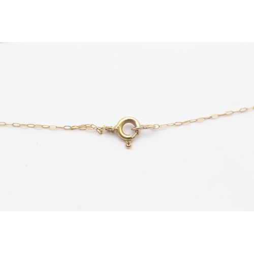 46 - 9ct gold diamond set trilogy pendant necklace (1.4g)
