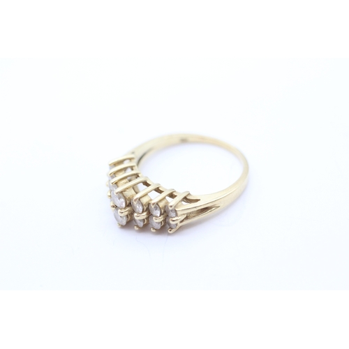 11 - 10ct gold diamond graduated two row ring (3.9g) Size M 1/2
