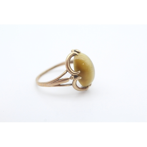15 - 9ct gold cats eye gemstone set cocktail ring (3.5g) Size Q