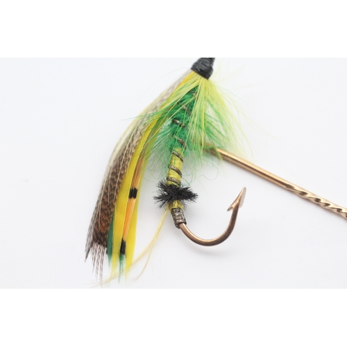 2 - Vintage 9ct gold fly fishing hook lapel pin stick pin (1.6g)