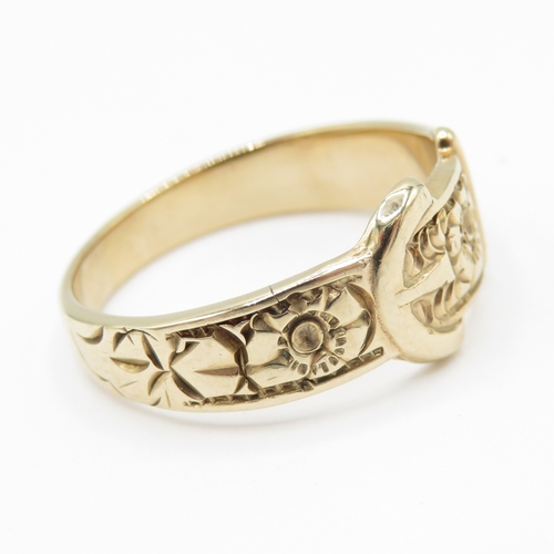 10 - 9ct gold vintage buckle ring - as seen (2.9g) Size M 1/2