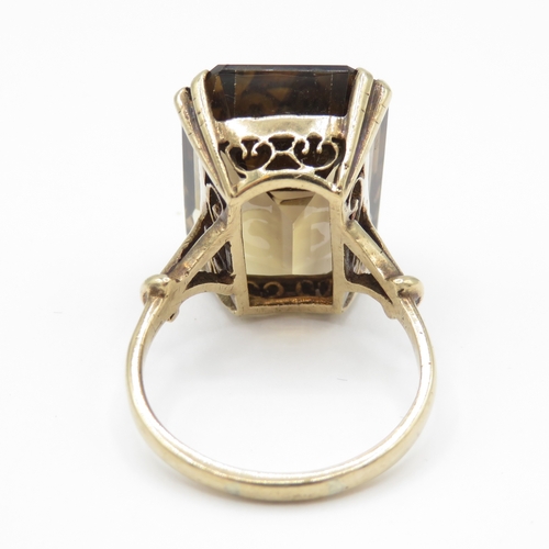 15 - 9ct gold smokey quartz cocktail ring (approx 22ct stone)