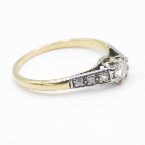 4 - 18ct gold and platinum diamond solitaire ring (1.6g) Size K 1/2