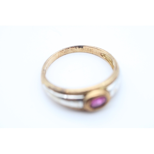 27 - 9ct gold ruby set dress ring (2.8g) Size Q 1/2