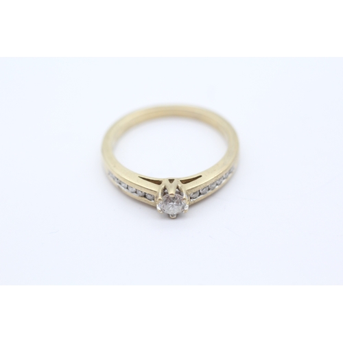 52 - 9ct gold diamond set dress ring (2.5g) Size L 1/2