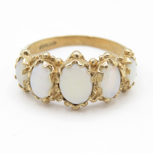 9ct gold opal five stone ring (3g) Size N