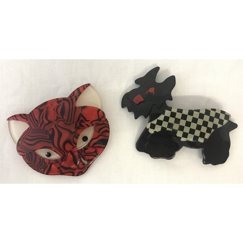 1003 - 2 Lea Stein style pin back brooches; a Scotty dog together with a cat.