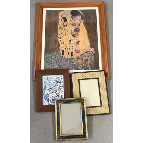 1465 - A small collection of frames and prints to include Klimt's 