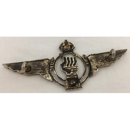 63 - A WWII style Royal Armoured Corps unofficial 6th Airborne Brigade cap badge.  Approx. 7.5cm long