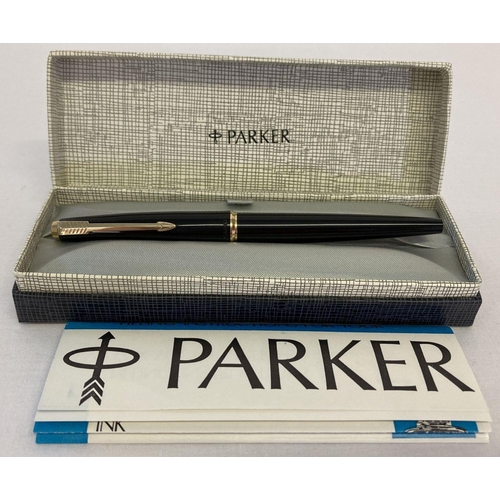 1186 - A vintage 1970 boxed black and gold Parker fountain pen. Complete with original instruction leaflet.