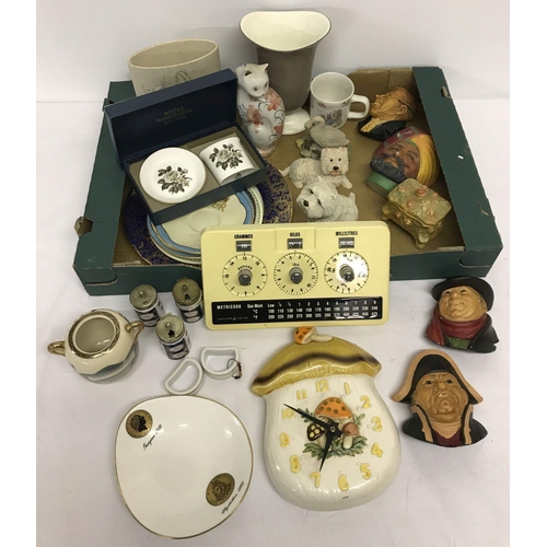 1240 - A box of assorted ceramics to include a boxed Royal Worcester pin dish and pot.  Together with a Cla... 