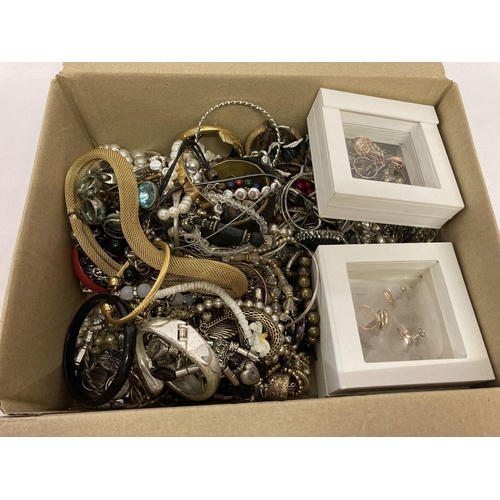 24 - A box of mixed vintage and modern costume jewellery to include bracelets, bangles and necklaces.